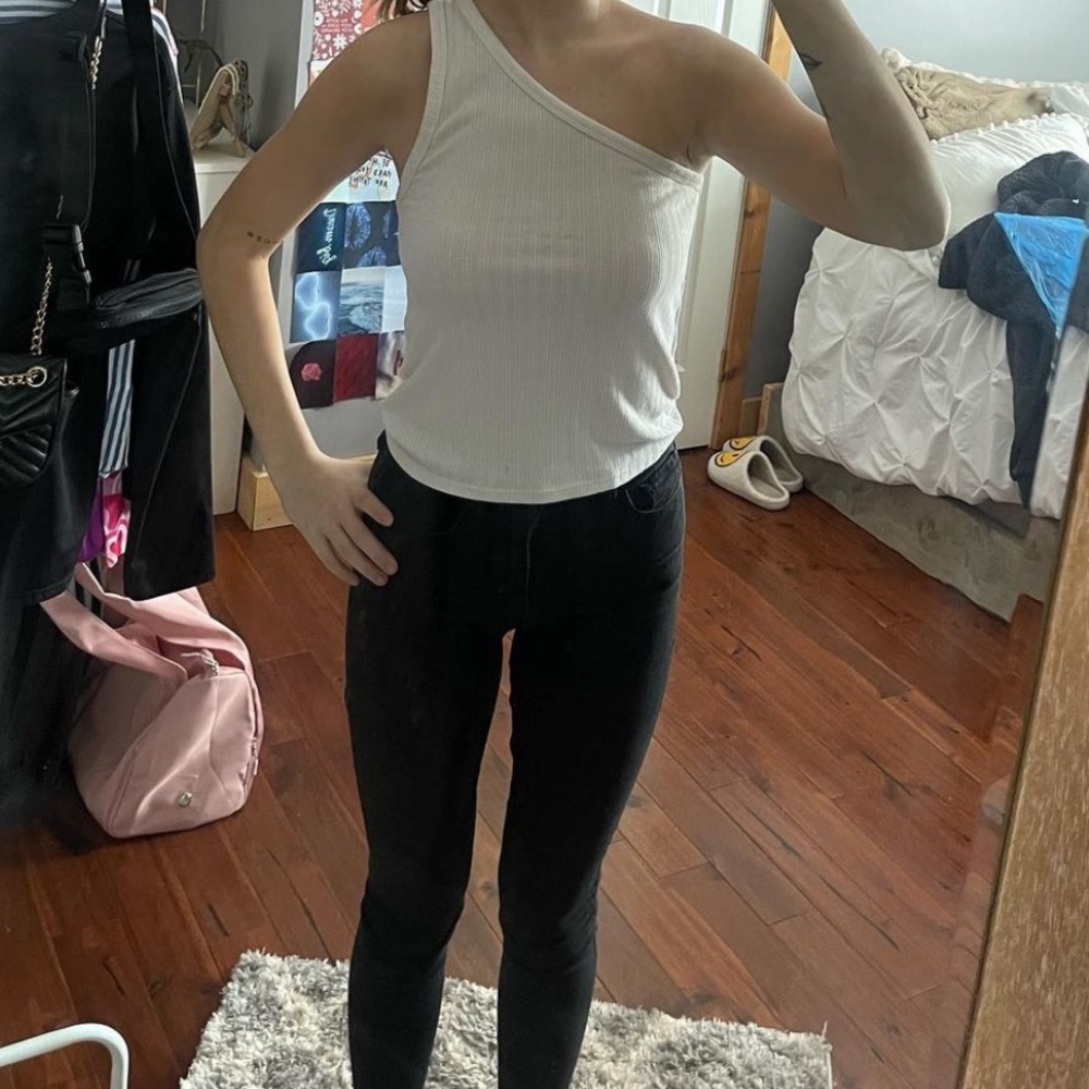 Of the arm shirt